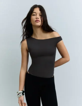 Body asymétrique à bretelles froncées