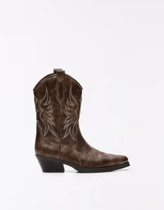 Bottes de cowboy avec détail au bout