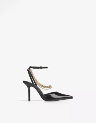 Chaussures à talons hauts avec détail chaîne – Chaussures à talons