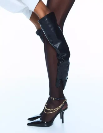 Chaussures à talons hauts avec détail chaîne – Chaussures à talons