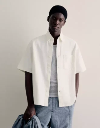 Chemise à manches courtes brodée, coupe carrée – Chemises – Homme