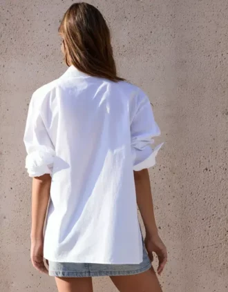 Chemise à manches longues croisées et boutonnée