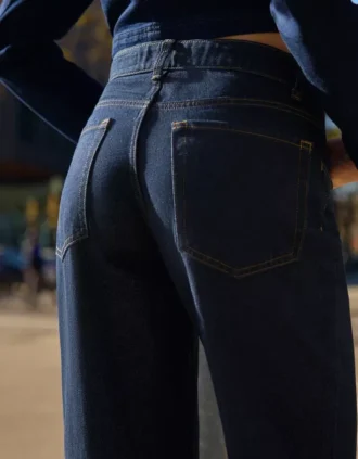 Jean droit à taille haute et jambes Wide Leg – Pantalons – Femmes