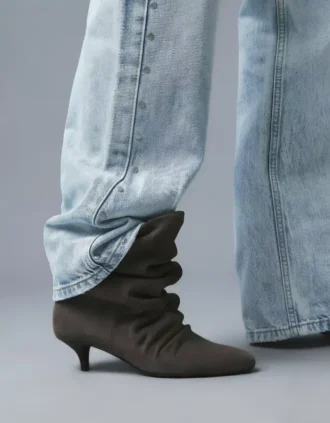 Jeans baggy à clous en forme d&rsquo;étoile – Pantalon