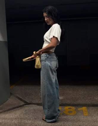 Jeans à taille basse et jambes larges