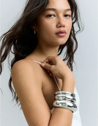Lot de bracelets de tailles variées