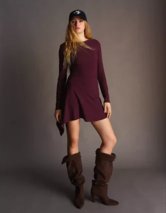 Mini-robe asymétrique à manches longues et ourlet évasé – Robes et combinaisons