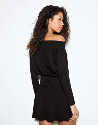Mini-robe à manches longues avec ceinture