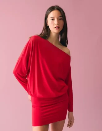 Mini-robe à manches longues avec jupe ajustée