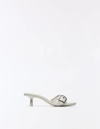 Mules à talons avec boucle