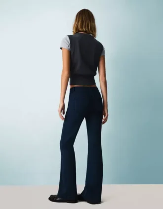 Pantalon évasé avec rabats de poches – Pantalon