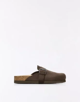 Sabot avec détail boucle – Homme